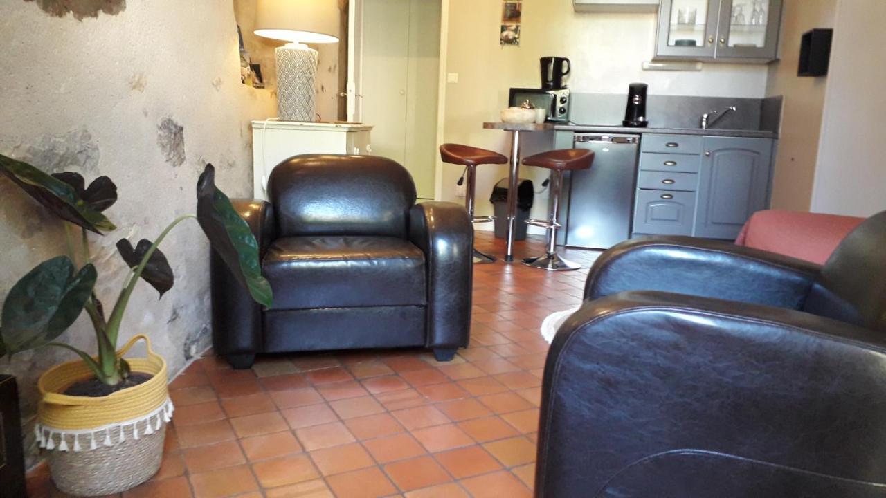 De Caractère Au Pied De La Muraille Romaine Et Tour Du Vivier Appartement *