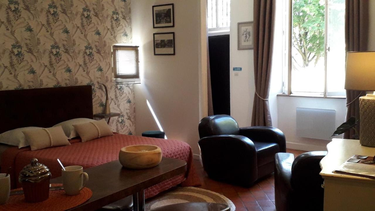 Apartment Logis Louisblanc, Muraille Romaine, Lit Queen-size, Centre *