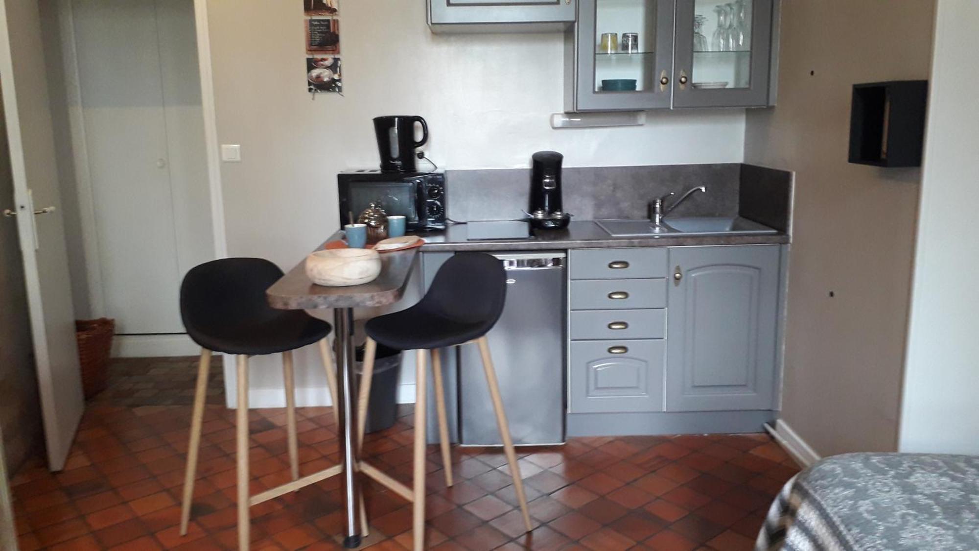Logis Louisblanc, Muraille Romaine, Lit Queen-size, Centre Apartment *